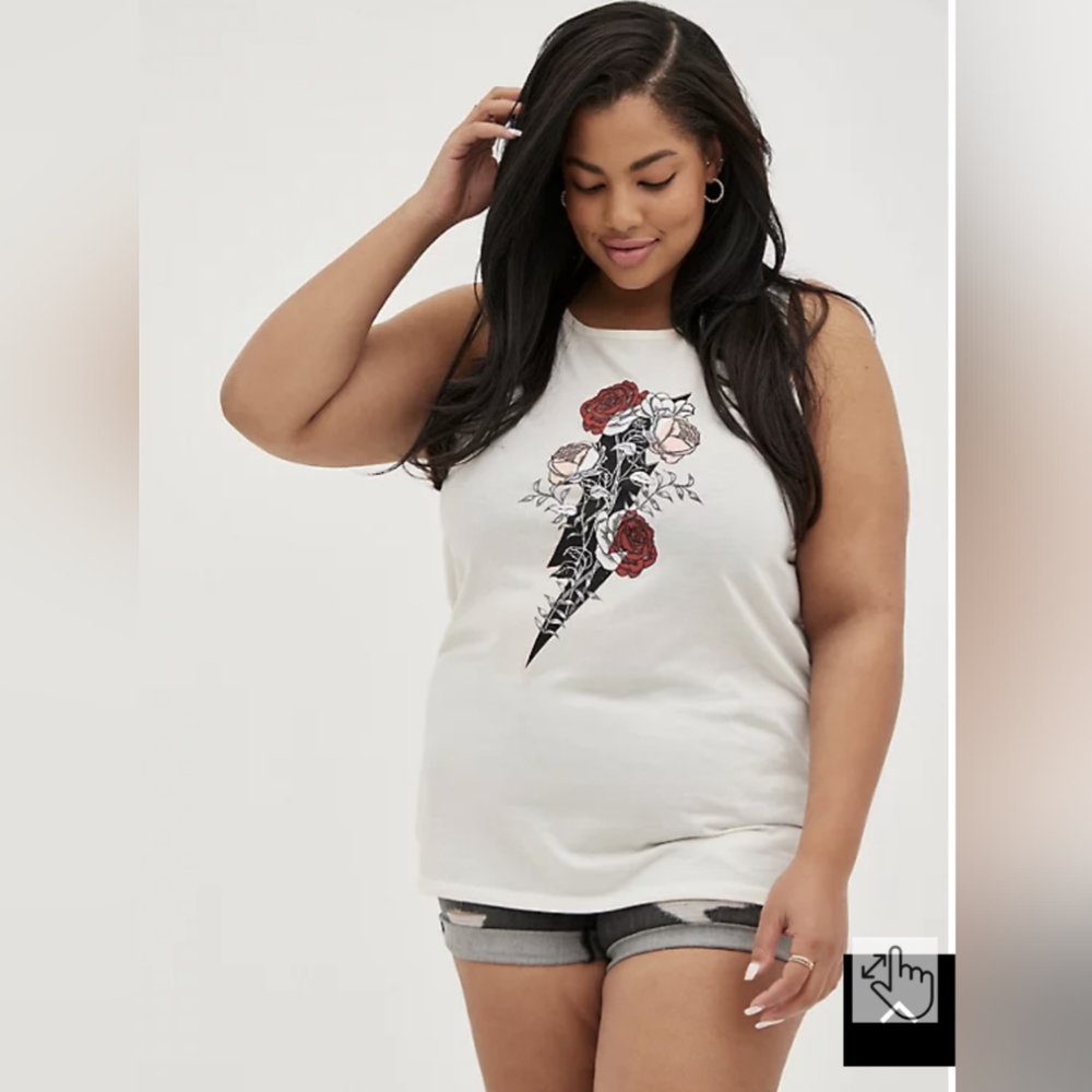 Torrid classic fit rose/lighting bolt tank